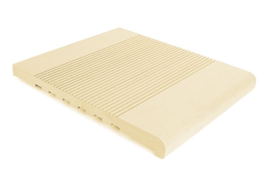 Ступень ДПК AЙ-ТЕХПЛАСТ цвет слоновой кости. купить в Владивостоке