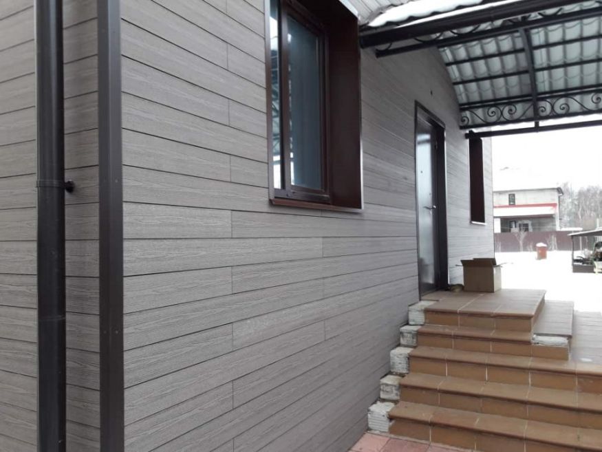 Сайдинг из ДПК NanoWood с тиснением и шлифовкой одной стороны в цвете Венге. купить в Владивостоке