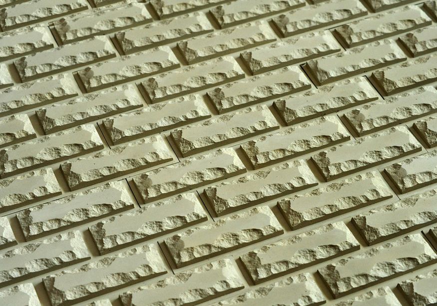 Фасадная плитка Кирисс Фасад с колотой фаской купить в Владивостоке